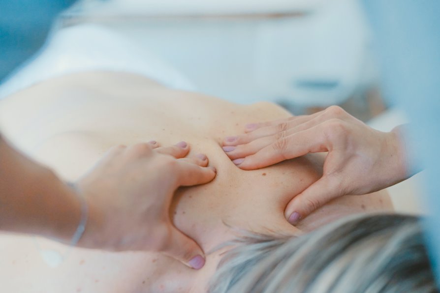 Расслабляющий массаж всего тела для женщин в Ростове-на-Дону